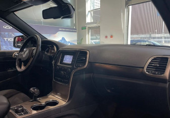 Подержанный автомобиль Jeep Grand Cherokee 2013 года (10 фото)