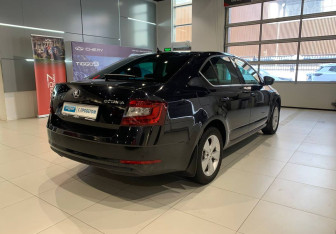 Подержанный автомобиль Skoda Octavia Liftback 2020 года (4 фото)