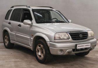 Подержанный автомобиль Suzuki Grand Vitara 2003 года (3 фото)