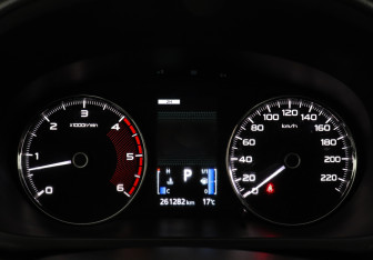 Подержанный автомобиль Mitsubishi Pajero Sport 2018 года (9 фото)