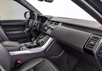 Подержанный автомобиль Land Rover Range Rover Sport 2020 года (12 фото)
