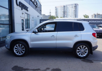 Подержанный автомобиль Volkswagen Tiguan 2010 года (8 фото)