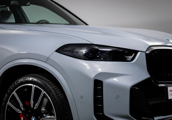 Подержанный автомобиль BMW X5 2025 года (16 фото)