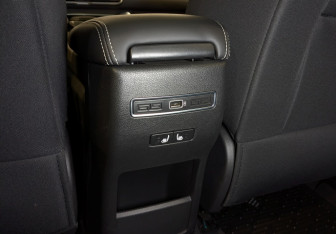 Подержанный автомобиль Geely Coolray 2023 года (25 фото)