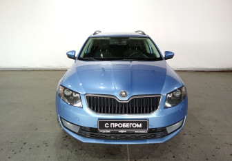 Подержанный автомобиль Skoda Octavia Wagon 2014 года (2 фото)