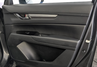 Подержанный автомобиль Mazda CX-5 2020 года (25 фото)