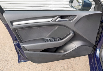Подержанный автомобиль Audi A3 Sedan 2017 года (18 фото)