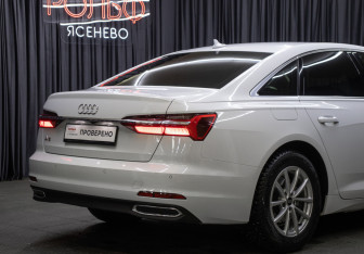 Подержанный автомобиль Audi A6 Sedan 2021 года (23 фото)
