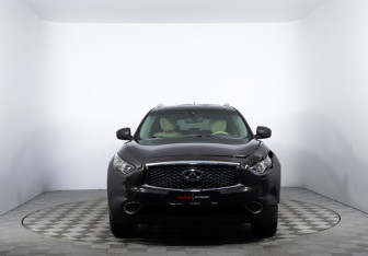 Подержанный автомобиль Infiniti QX70 2014 года (2 фото)