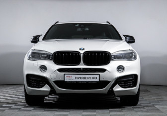 Подержанный автомобиль BMW X6 2019 года (2 фото)