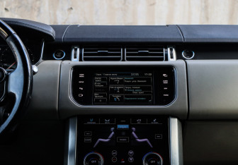 Подержанный автомобиль Land Rover Range Rover 2013 года (9 фото)