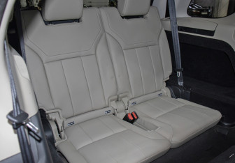 Подержанный автомобиль Land Rover Discovery 2018 года (13 фото)