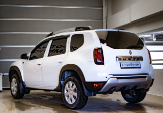 Подержанный автомобиль Renault Duster 2017 года (6 фото)
