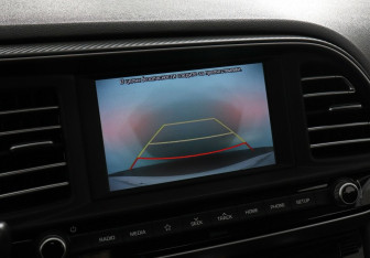 Подержанный автомобиль Hyundai Elantra Sedan 2019 года (8 фото)