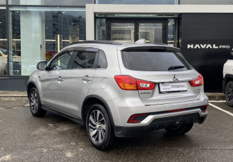 Подержанный автомобиль Mitsubishi ASX 2018 года (7 фото)