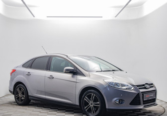 Подержанный автомобиль Ford Focus Sedan 2011 года (3 фото)