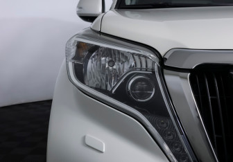 Подержанный автомобиль Toyota Land Cruiser Prado 2015 года (26 фото)