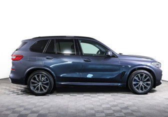 Подержанный автомобиль BMW X5 2019 года (4 фото)