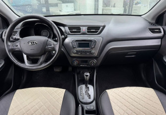 Подержанный автомобиль Kia Rio Sedan 2011 года (9 фото)