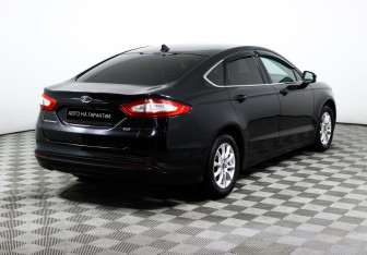 Подержанный автомобиль Ford Mondeo Sedan 2019 года (4 фото)