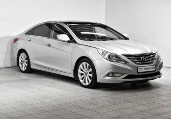 Подержанный автомобиль Hyundai Sonata 2012 года (3 фото)