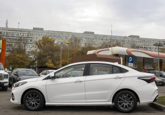 Подержанный автомобиль Omoda S5 2024 года (8 фото)