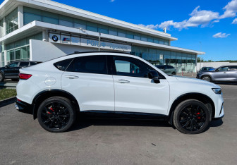 Подержанный автомобиль Geely Tugella 2023 года (4 фото)