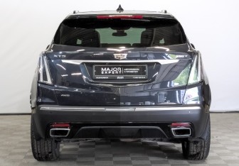Подержанный автомобиль Cadillac XT5 2021 года (6 фото)