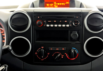 Подержанный автомобиль Citroen Berlingo 2021 года (15 фото)