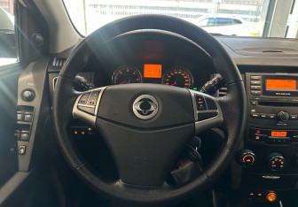Подержанный автомобиль SsangYong Actyon 2011 года (13 фото)