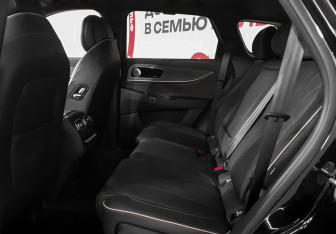 Подержанный автомобиль Jaecoo J8 2024 года (10 фото)