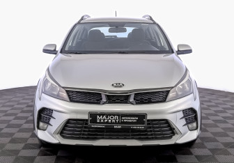 Подержанный автомобиль Kia Rio Hatchback 2021 года (2 фото)