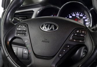 Подержанный автомобиль Kia Ceed Hatchback 2014 года (9 фото)