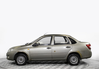 Подержанный автомобиль LADA (ВАЗ) Granta Sedan 2012 года (8 фото)