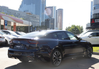 Подержанный автомобиль Kia Stinger 2018 года (4 фото)