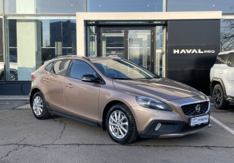 Подержанный автомобиль Volvo V40 Cross Country 2013 года (3 фото)