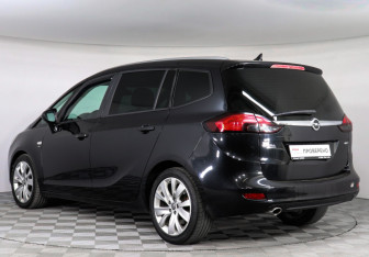 Подержанный автомобиль Opel Zafira Compactvan 2016 года (4 фото)