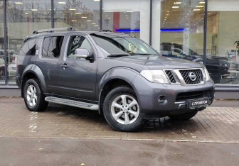 Подержанный автомобиль Nissan Pathfinder 2012 года (3 фото)