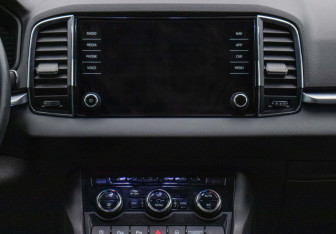 Подержанный автомобиль Skoda Karoq 2020 года (14 фото)