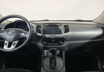 Подержанный автомобиль Kia Sportage 2013 года (8 фото)