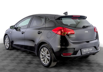 Подержанный автомобиль Kia Ceed Hatchback 2018 года (6 фото)