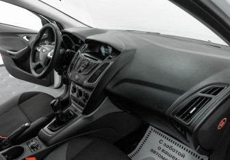 Подержанный автомобиль Ford Focus Wagon 2013 года (7 фото)
