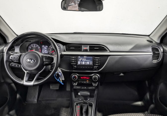 Подержанный автомобиль Kia Rio Hatchback 2020 года (13 фото)