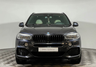 Подержанный автомобиль BMW X5 2016 года (8 фото)