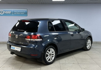 Подержанный автомобиль Volkswagen Golf Hatchback 2012 года (5 фото)