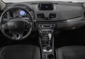 Подержанный автомобиль Renault Megane Hatchback 2013 года (13 фото)