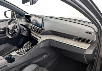 Подержанный автомобиль Peugeot 3008 2021 года (11 фото)