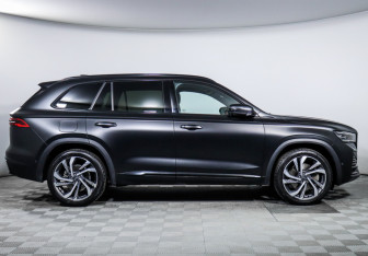 Подержанный автомобиль Geely Monjaro 2023 года (4 фото)