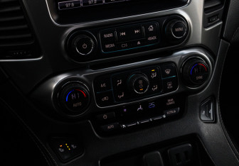 Подержанный автомобиль Chevrolet Tahoe 2016 года (22 фото)