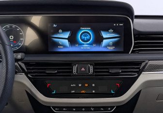 Подержанный автомобиль Hongqi HS5 2023 года (17 фото)